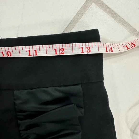 French Connection Women’s Black Ruffle Mini Skirt Size 2 Pockets Zipper Back - Picture 4 of 5